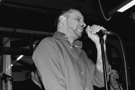 Stéphane interprétant "Je suis malade"